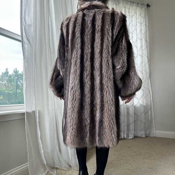 VTG Fur Coat - Picture 5 of 11